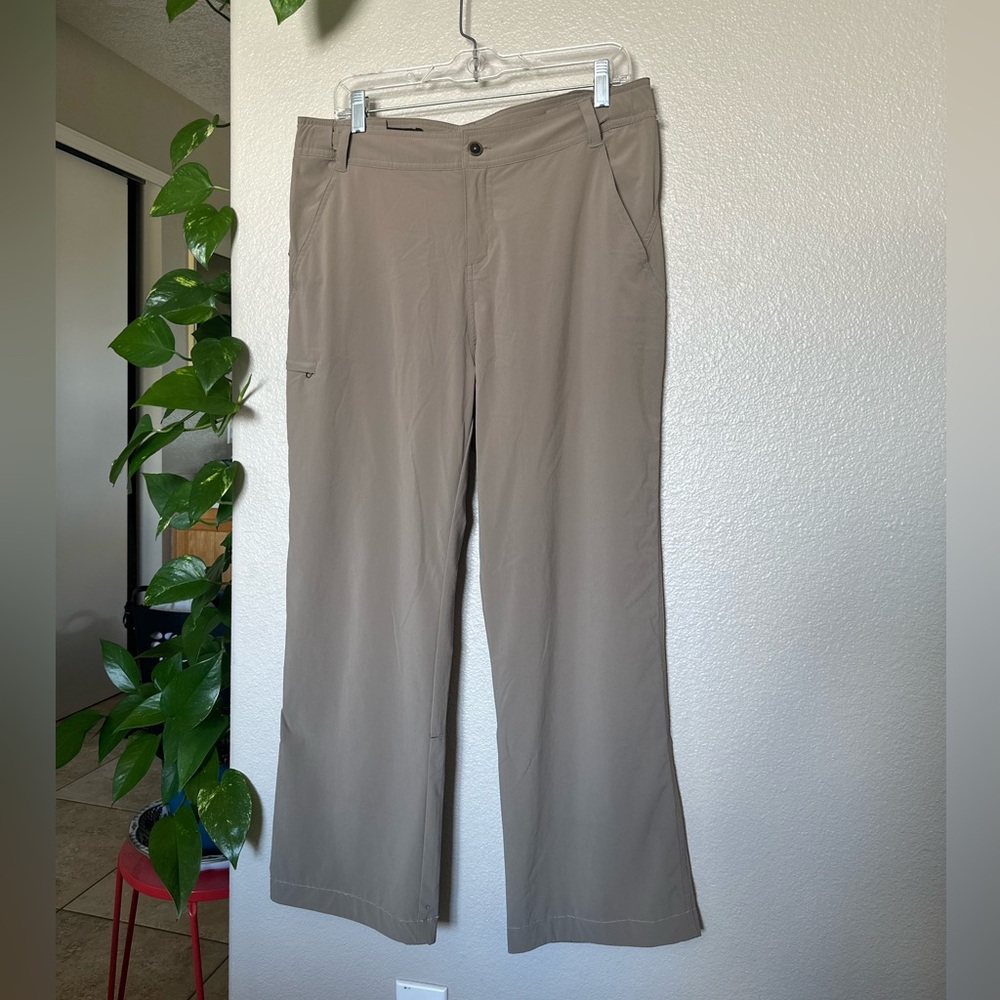 Royal Robbin’s Tan Adjustable Waist Hiking Pants